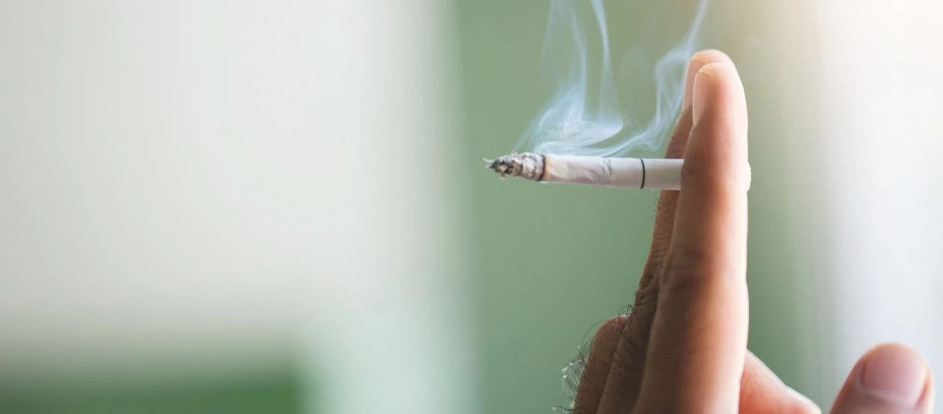 Μυρίζει όλο το σπίτι «τσιγαρίλα»; - Εξαφανίστε τη με αυτό το απλό κόλπο